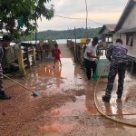Demi Kenyamanan Pengguna Pelabuhan, Posal Pulau Mas Bersama Warga Masyarakan Bersihkan Pelabuhan